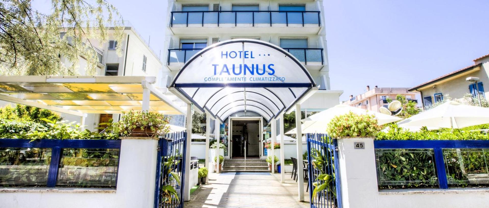 Hotel Taunus - Vista Mare Riccione Buitenkant foto